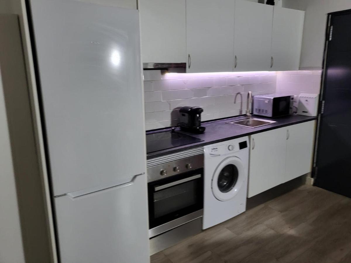 Precioso Apartamento De 2 Habitaciones. Madrid Bagian luar foto