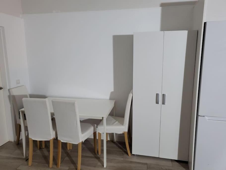 Precioso Apartamento De 2 Habitaciones. Madrid Bagian luar foto