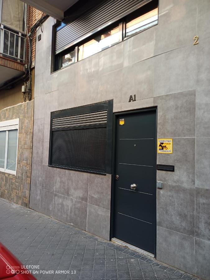 Precioso Apartamento De 2 Habitaciones. Madrid Bagian luar foto